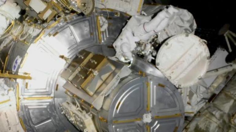 NASA astronotları ‘uzay yürüyüşüne’ başladı