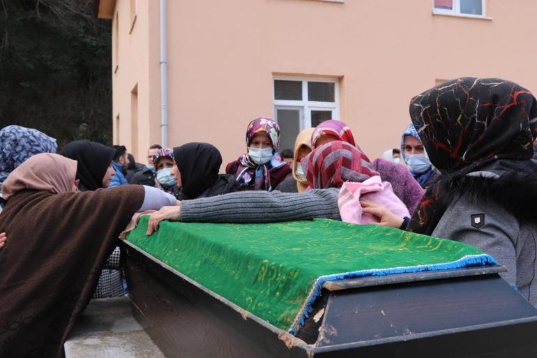 İtfaiye amirinin yangında ölen annesi toprağa verildi