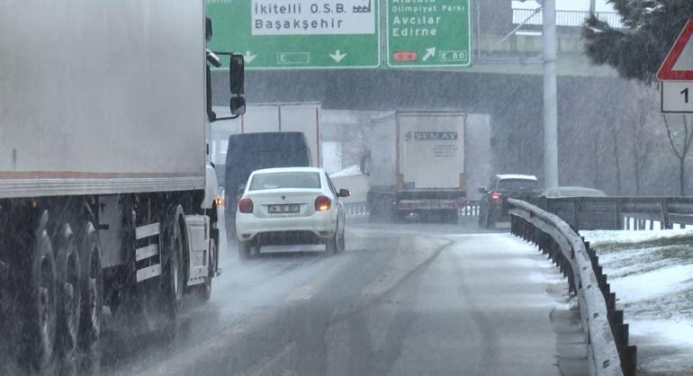 Basın Ekspres Yolunda kar etkisini göstermeye başladı