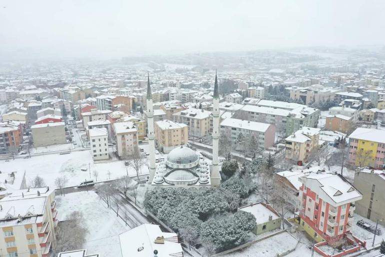 Basın Ekspres Yolunda kar etkisini göstermeye başladı