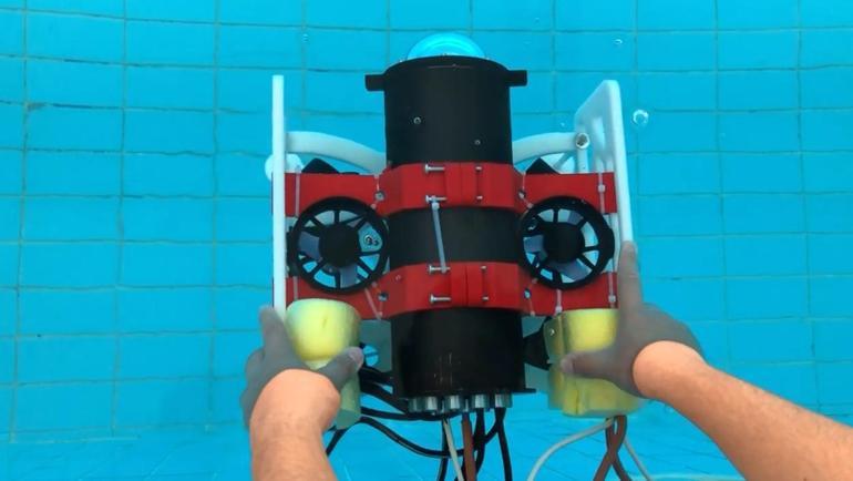 Deneyapta bir araya gelen liseliler, su altı robotu geliştirdi