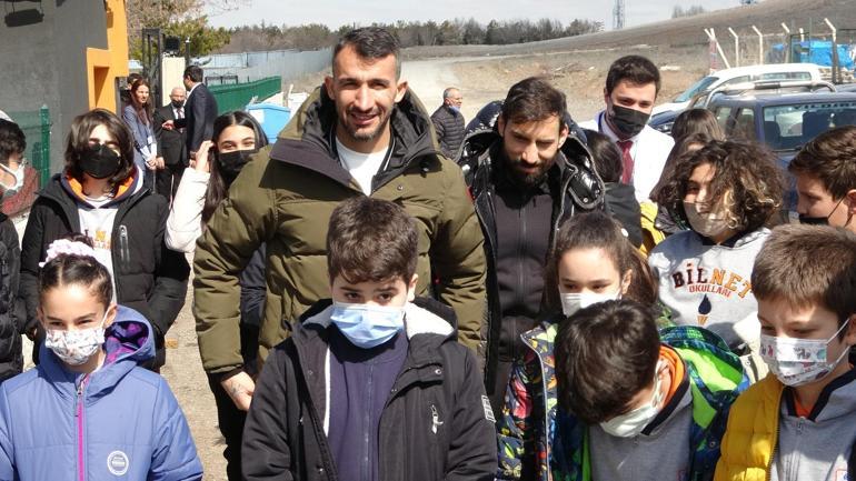 Mehmet Topal ile Şener Özbayraklıdan sokak hayvanlarına büyük destek