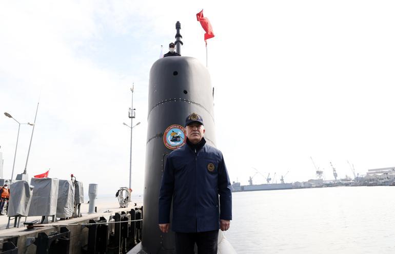 Bakan Akar, milli torpido Akyanın ilk atışını yaptı