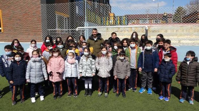 Mehmet Topal ve Şener Özbayraklıdan sokak hayvanları için anlamlı hareket