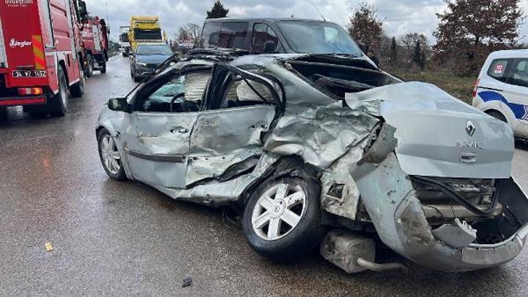 Tuzlada yağmur nedeniyle kayganlaşan yolda kaza: 2 yaralı