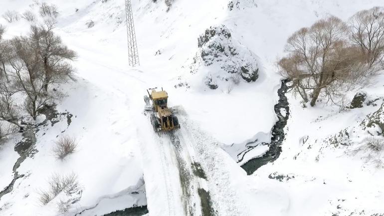 Doğuda 2 bin 125 köy yolu kardan kapalı