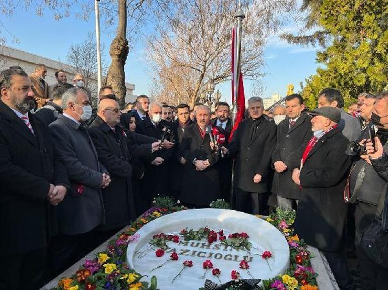 Muhsin Yazıcıoğlu için ölümünün 13üncü yılında mezarı başında anma