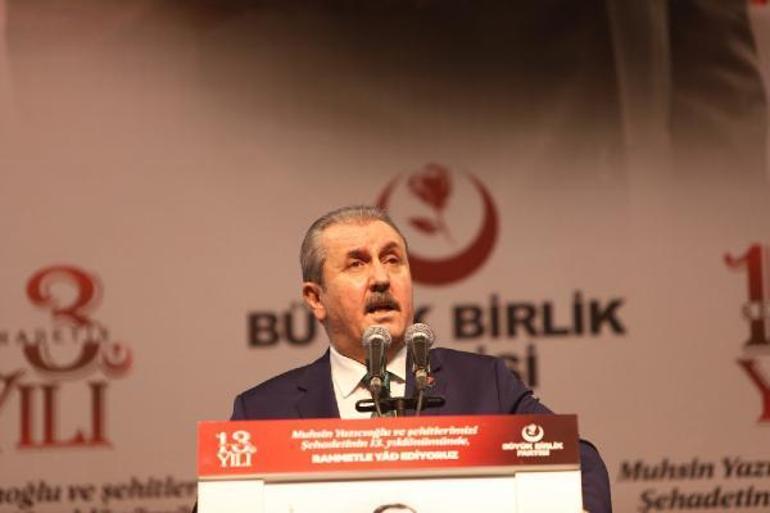 Muhsin Yazıcıoğlu için ölümünün 13üncü yılında mezarı başında anma