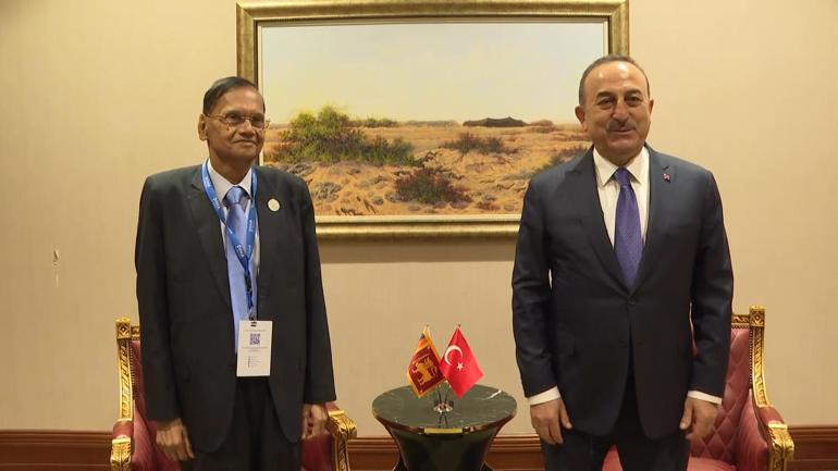 Dışişleri Bakanı Çavuşoğlu, Katar’da ikili görüşmeler gerçekleştirdi