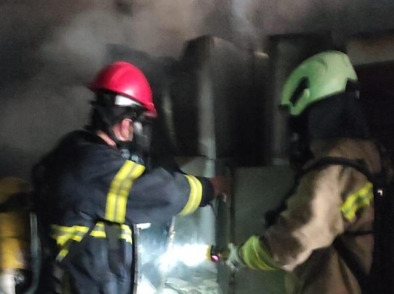 Mardinde mobilya deposunda yangın