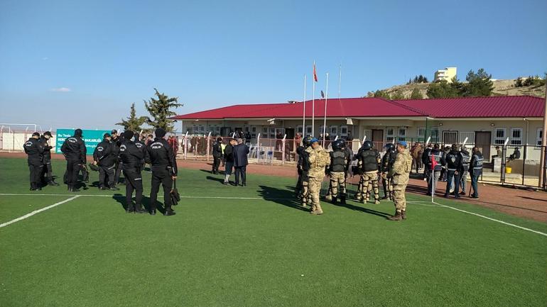 Adıyamanda amatör maçta tekme tokat kavga