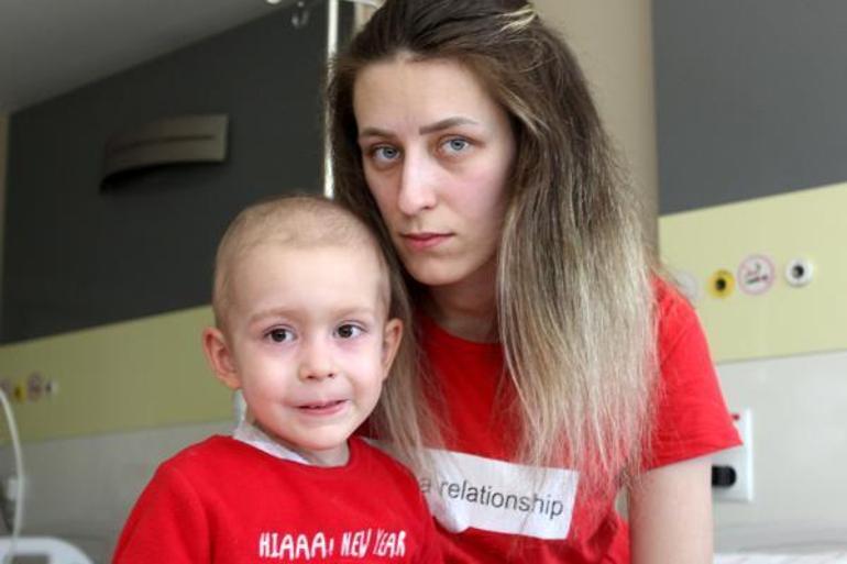 Oğlu Antalyada lösemi tedavisinde, kızı savaşın ortasında