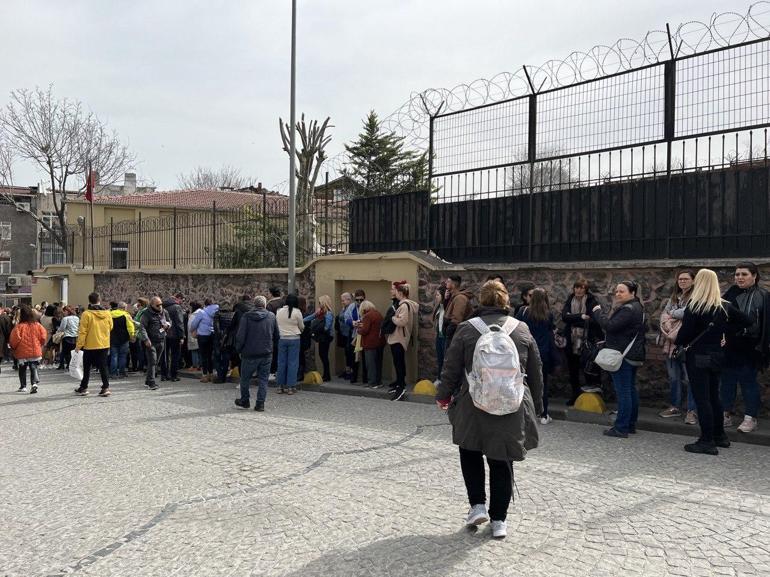 Yüzlerce kişi akın etti... Bulgaristandan otobüslerle geldiler