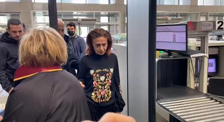 Sokak hayvanlarıyla ilgili paylaşımı tepki çeken Yıldız Tilbeden suç duyurusu