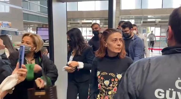 Sokak hayvanlarıyla ilgili paylaşımı tepki çeken Yıldız Tilbeden suç duyurusu