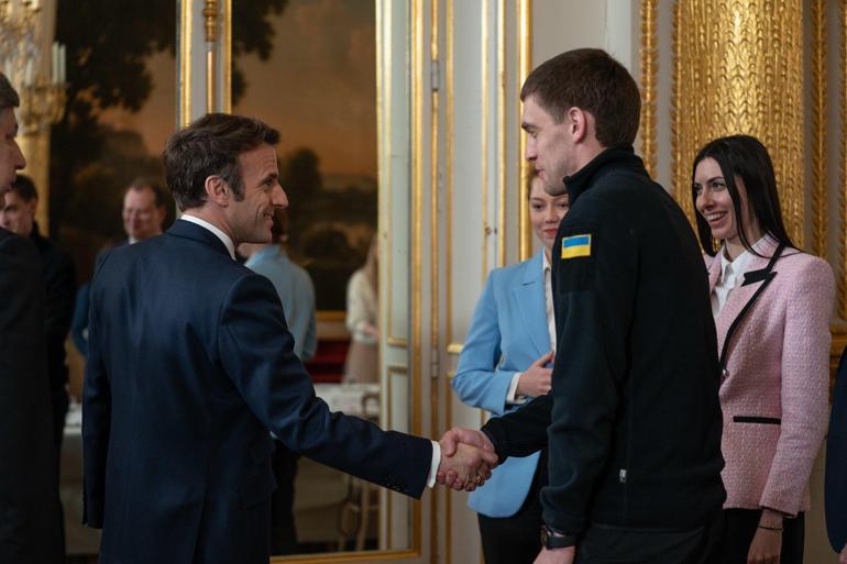 Macron, Rus ordusunun kaçırdığı Melitopol Belediye Başkanını Elysee Sarayı’nda ağırladı