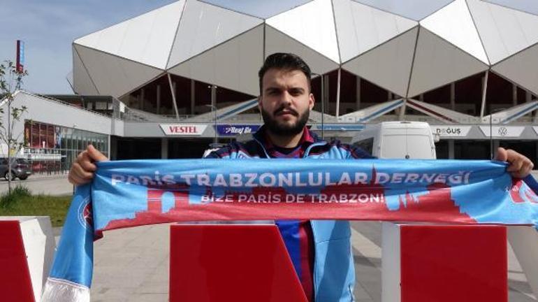 Fransız yargıçtan özel izinle gelen gurbetçi taraftar, maçı eşiyle tribünde izledi