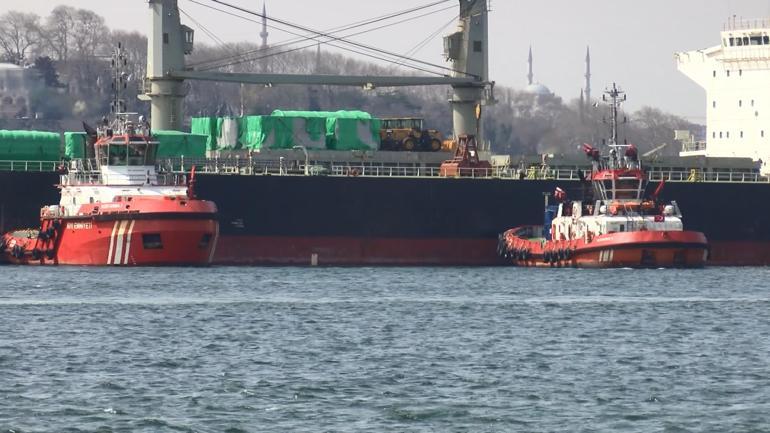 Haydarpaşa’da karaya oturan yük gemisi kurtarıldı