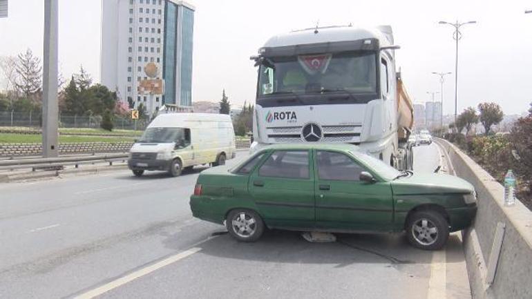 Hafriyat kamyonunun çarpıp sürüklediği otomobil sürücüsü ölümden döndü