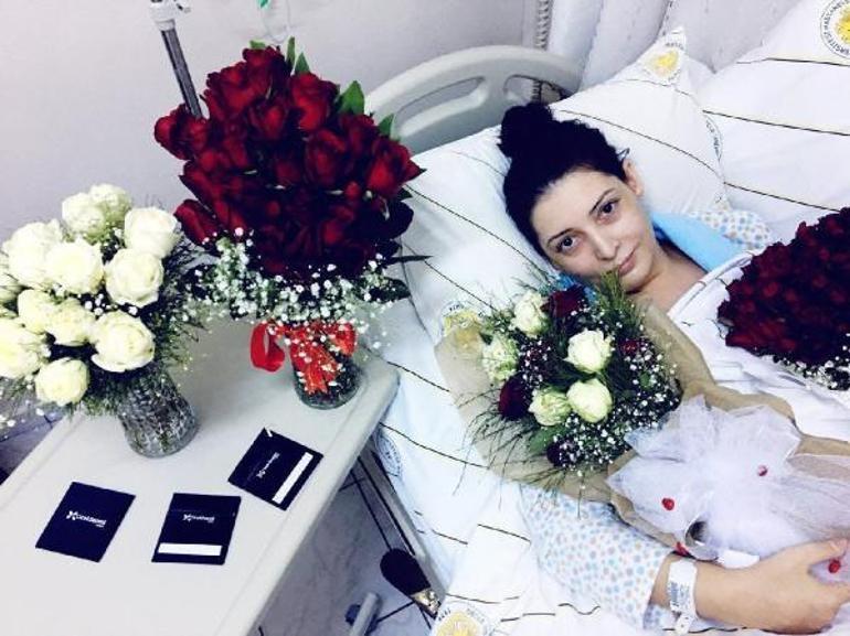 Kanserden kaybettiği eşi adına açtığı rölyef sergisinde ilk alıcı vali oldu