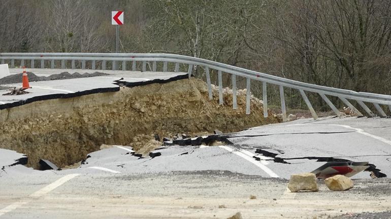 Karadeniz Sahil Yolunun kapatılan bölümü, bayramdan sonra açılacak