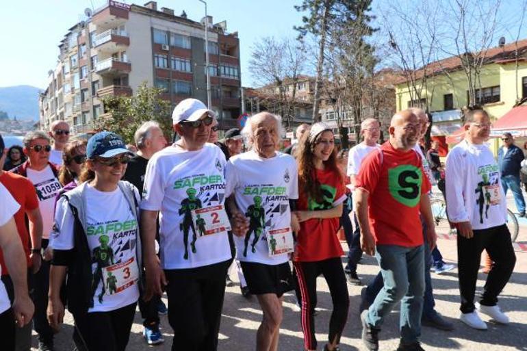95 yaşında adına düzenlenen maratona katıldı