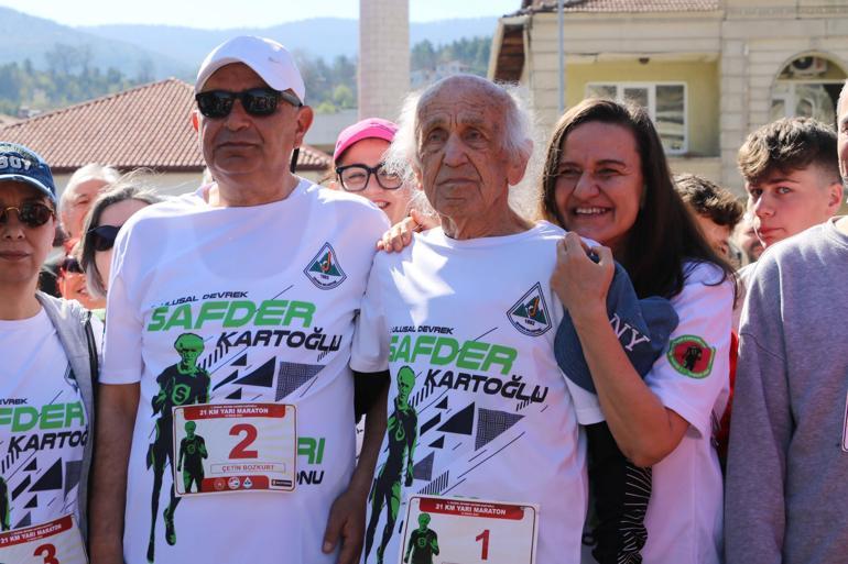 95 yaşında adına düzenlenen maratona katıldı