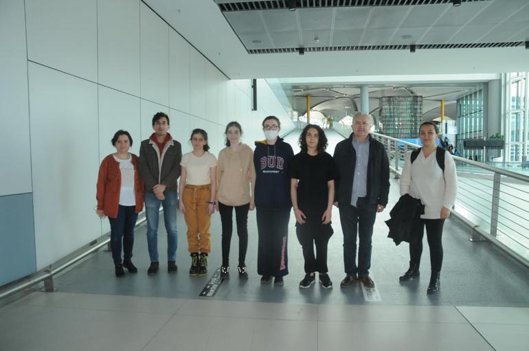 Avrupada tarih yazan matematikçi kız öğrenciler yurda döndü