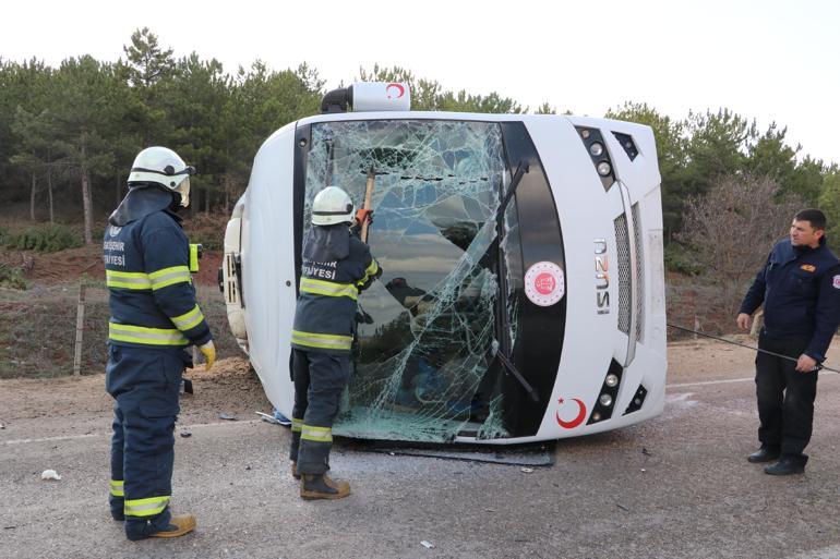 Eskişehirde cezaevi nakil aracı devrildi: 6 yaralı