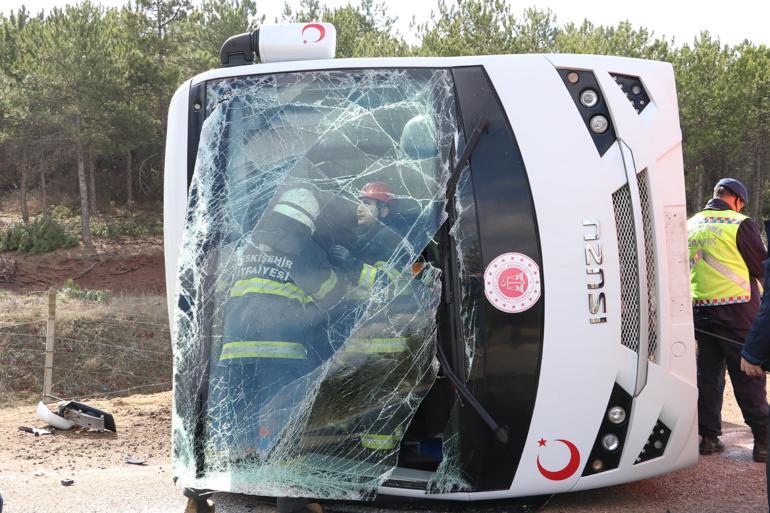 Eskişehirde cezaevi nakil aracı devrildi: 6 yaralı