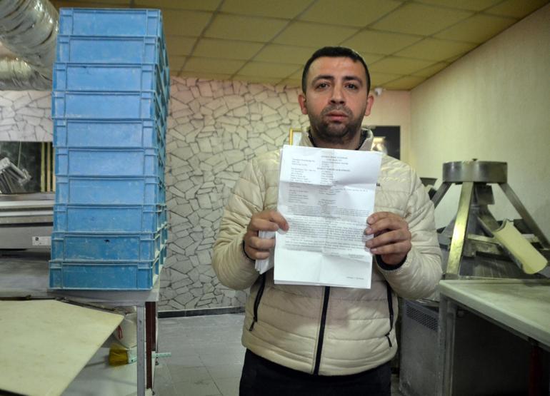 Yere dökülen unlarla lavaş üretilen fırının sahibi: Görüntülerle şantaja uğradım