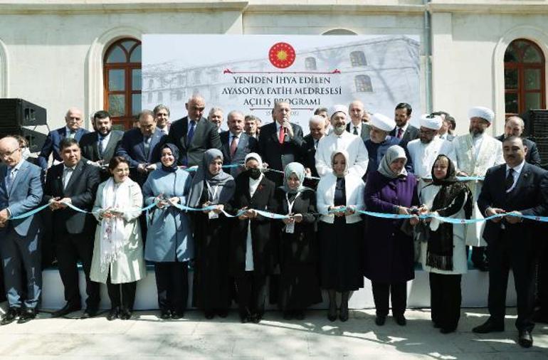 Erdoğan restore edilen Ayasofya Fatih Medresesinin açılışını yaptı