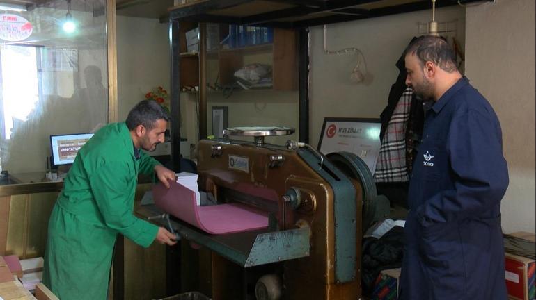 Çırak olarak girip satın aldığı iş yerinde 10 kişi çalıştırıyor