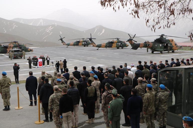 Şehit üsteğmen için Hakkaride uğurlama töreni