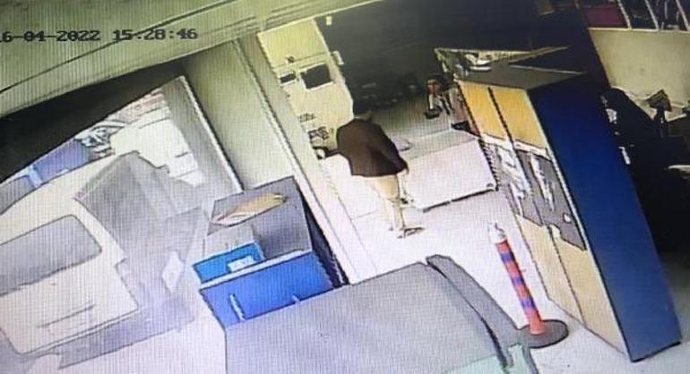 Doktordan, kadın çalışanların da olduğu kargoculara saldırı