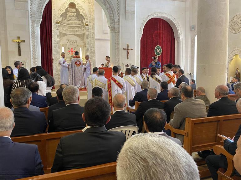 Mardinde Süryaniler 2 yıl sonra Paskalya Bayramını ayinle kutladı