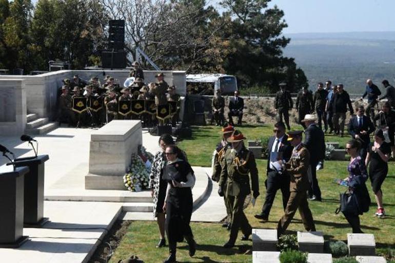 Anzak Koyunda Şafak Ayini