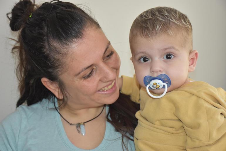 Minik Özalp, 13 ayda 9 ameliyatla hayata tutundu