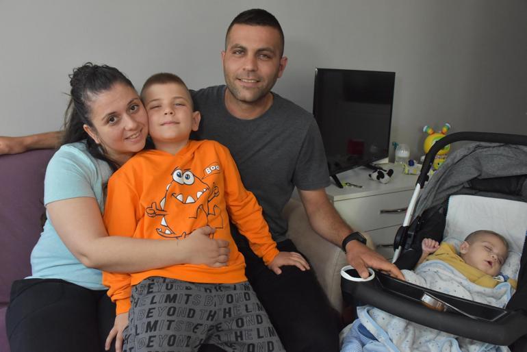 Minik Özalp, 13 ayda 9 ameliyatla hayata tutundu