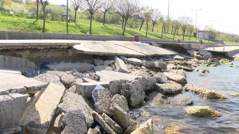 Beylikdüzü sahilinde yürüyüş yolu çöktü