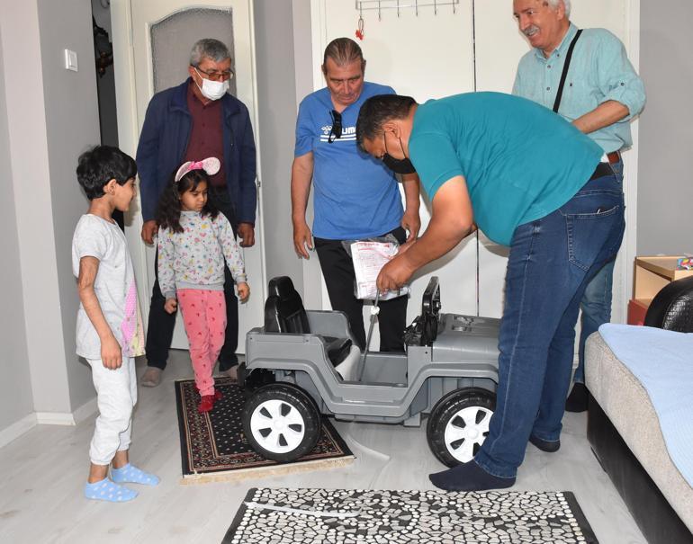 Almanyadan gelen bayram hediyesi, hasta kardeşlerin yüzünü güldürdü