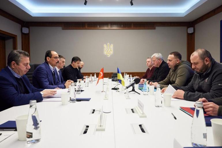 Sözcü Kalın, Ukrayna Devlet Başkanı Zelenski ile Kievde görüştü