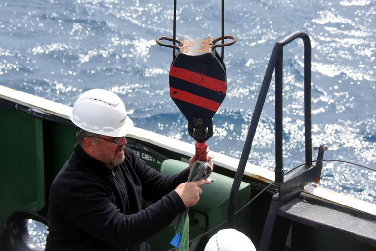 TÜBİTAK MAM Gemisi Kuşadası Körfezini kesen tüm fayları görüntüleyip, 1000 kmlik veri topladı