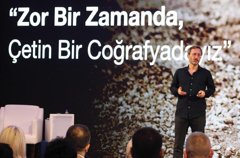 Genç iletişimcilerin ilk dersi Fahrettin Altundan