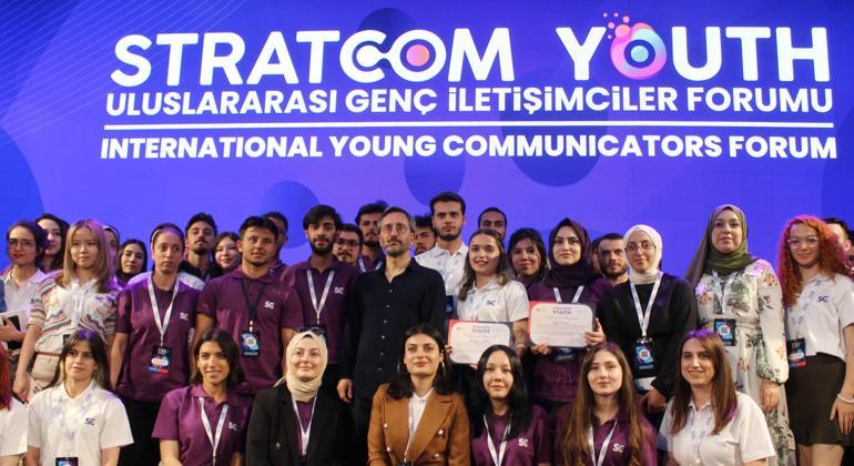 Genç iletişimcilerin ilk dersi Fahrettin Altundan