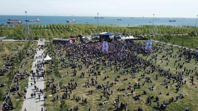 Trabzonsporlular şampiyonluğu Yenikapı Etkinlik Alanında kutluyor