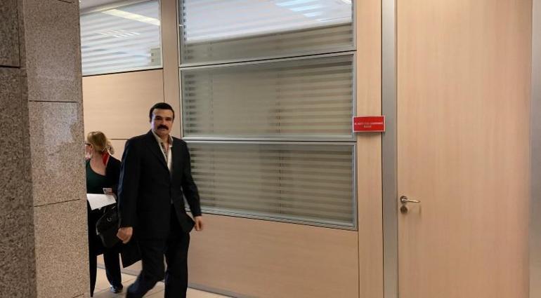 Şarkıcı Ferhat Güzel eski sevgilisiyle karşılıklı yaralama davasında hakim karşısına çıktı