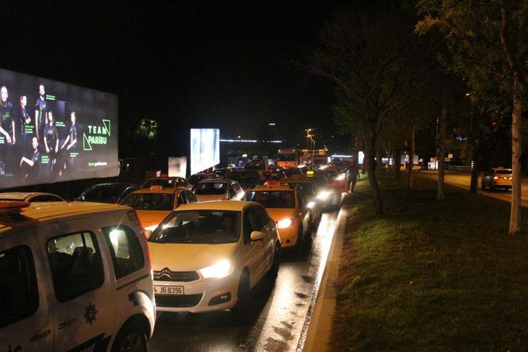 Beşiktaşta 7 araç zincirleme kazaya karıştı; kazaya neden olan sürücü kaçtı