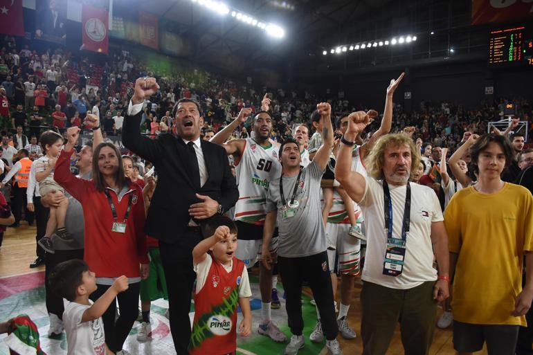 Pınar Karşıyaka - Anadolu Efes: 79-73