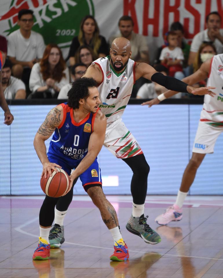 Pınar Karşıyaka - Anadolu Efes: 79-73